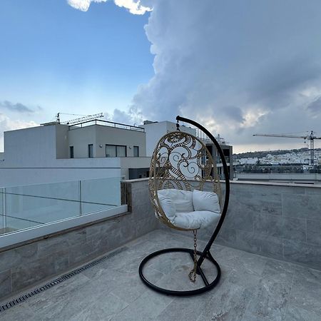 Balcony Hotel Сент Джулианс Экстерьер фото