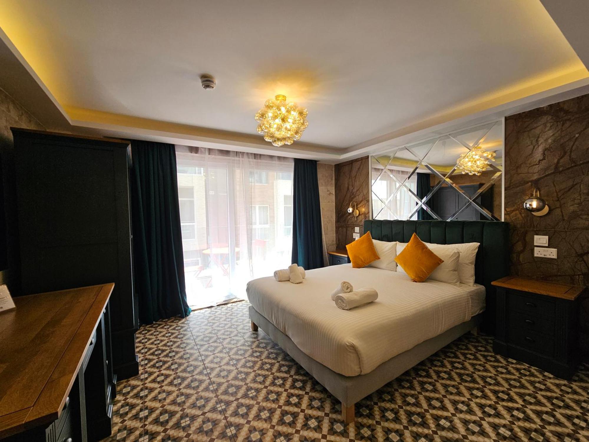 Balcony Hotel Сент Джулианс Экстерьер фото