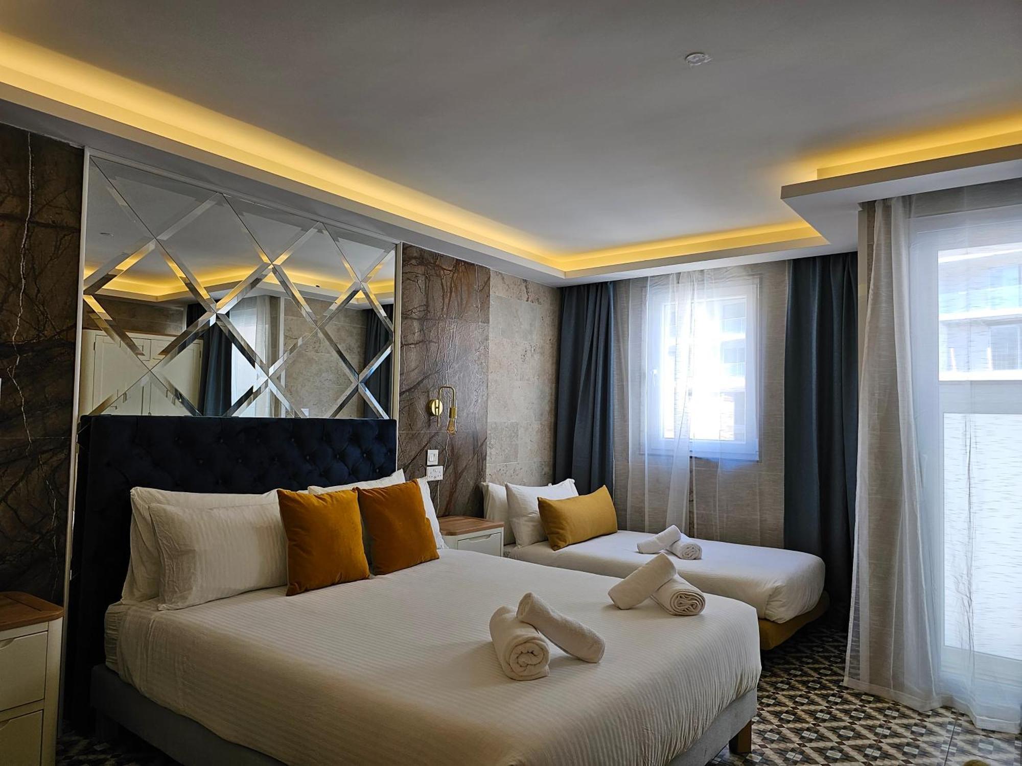 Balcony Hotel Сент Джулианс Экстерьер фото