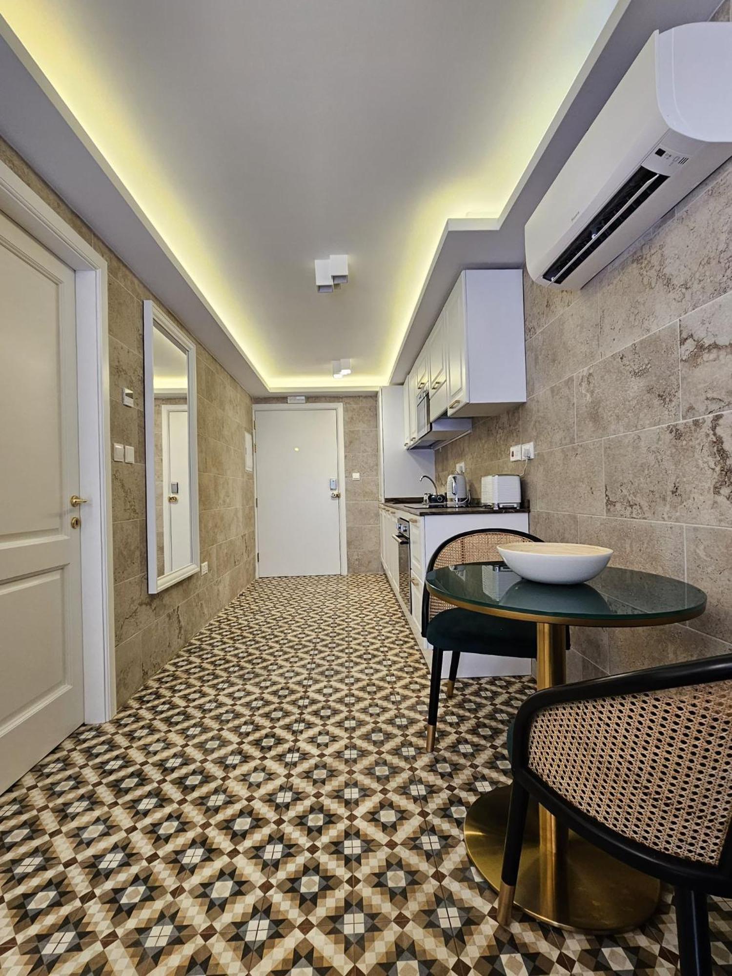 Balcony Hotel Сент Джулианс Экстерьер фото